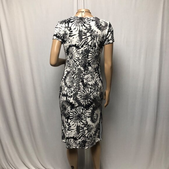 No Boundaries Dress Size Medium 7-9 Black White Tie Dye Soft Knee Length Bodycon - Picture 5 of 9